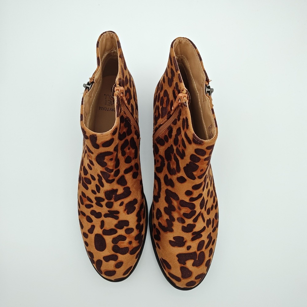 Time and Tru Leopard Print Ankle Booties Sz 10 Faux Suede Side Zip Chelsea Boots - Picture 3 of 9